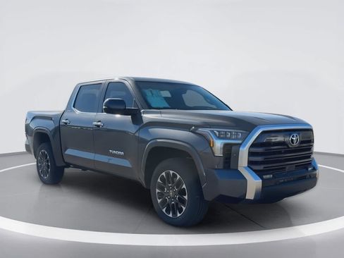Used 2026 Toyota Tundra Limited AWD/4WD image 2