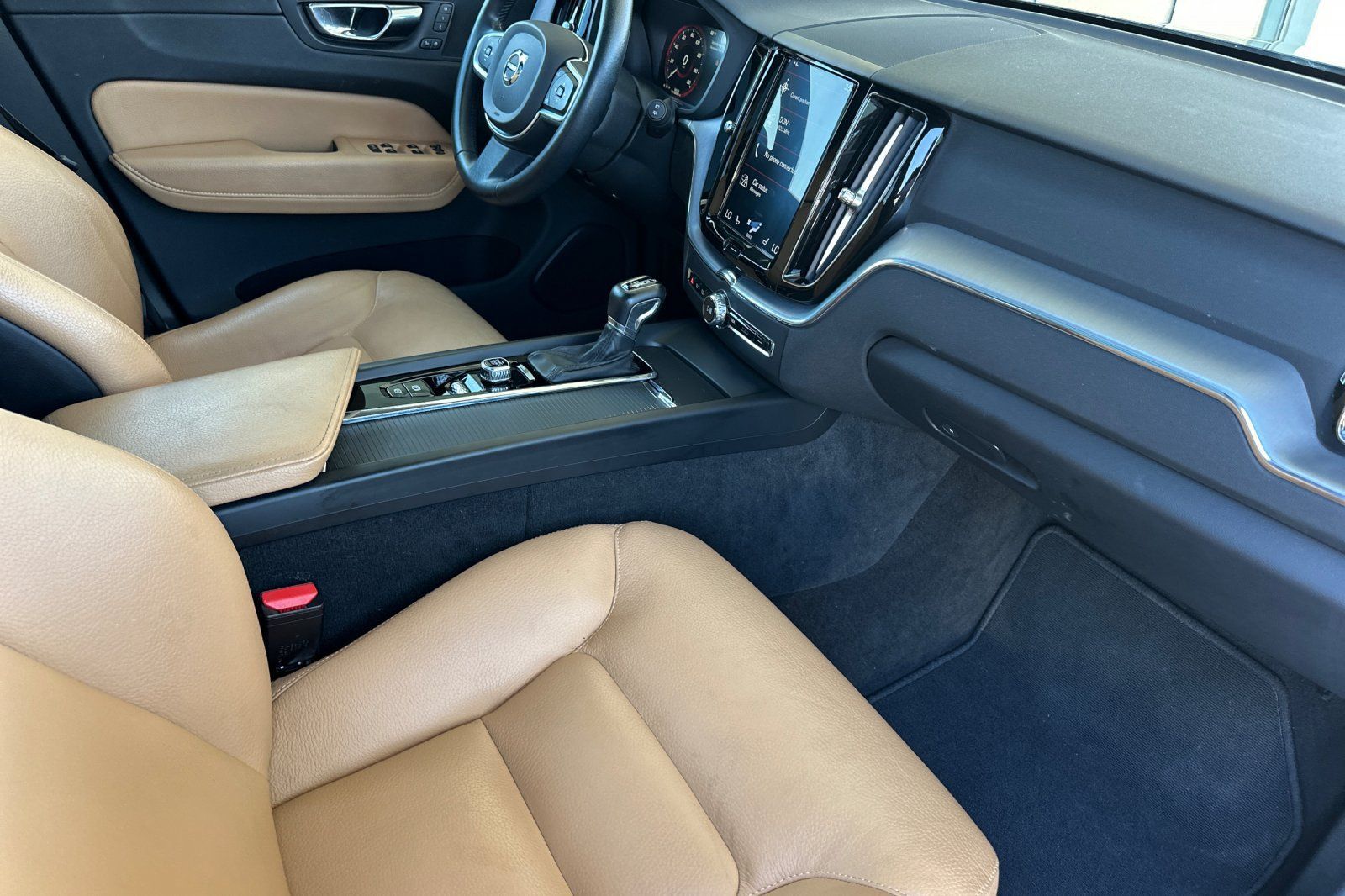 Used 2020 Volvo XC60 T5 Momentum AWD/4WD image 18