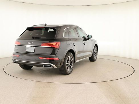 Certified 2023 Audi Q5 2.0T Premium w/ Convenience Package image 6