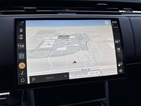 Certified 2024 Land Rover Range Rover SE image 24