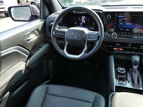 Used 2023 Chevrolet Colorado Z71 w/ Z71 Convenience Package 2 AWD/4WD image 9