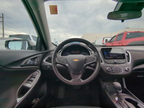 Used 2025 Chevrolet Malibu LT FWD image 14