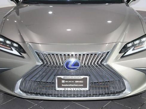 Used 2021 Lexus ES 300h w/ Luxury Package image 9