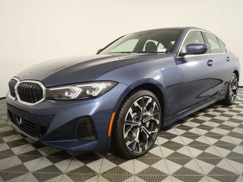 Used 2025 BMW 330i xDrive Sedan w/ Premium Package image 8