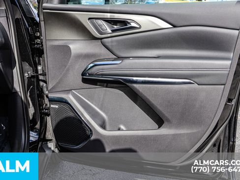 Used 2025 Chevrolet Traverse LT w/ Enhanced Driving Package image 47