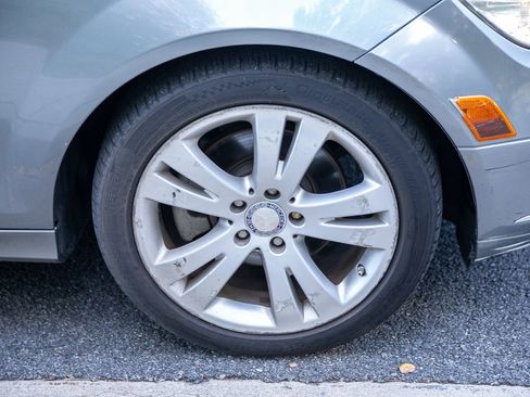 Used 2009 Mercedes-Benz C 300 Sedan image 13