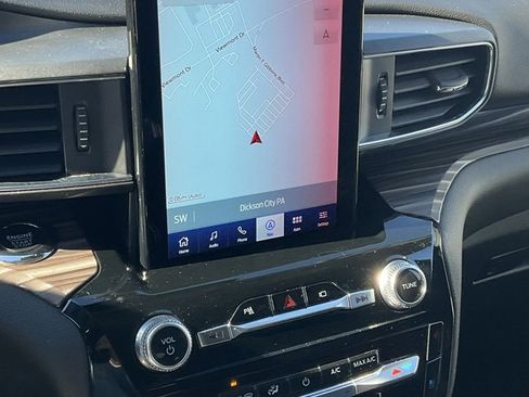 Used 2023 Ford Explorer Limited w/ Limited Technology Package image 6