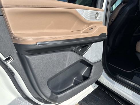 New 2025 Lincoln Navigator L Black Label image 15