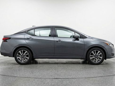 Used 2025 Nissan Versa SV image 11