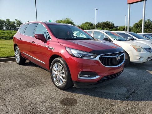 Used 2020 Buick Enclave Essence w/ Sound and Sites Package FWD image 22