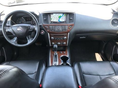 Used 2020 Nissan Pathfinder Platinum AWD/4WD image 11