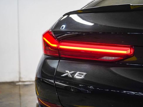 Used 2024 BMW X6 xDrive40i w/ M Sport Professional Package image 11