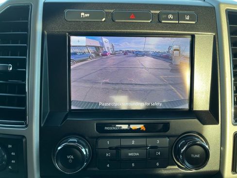 Used 2020 Ford F150 Lariat image 11