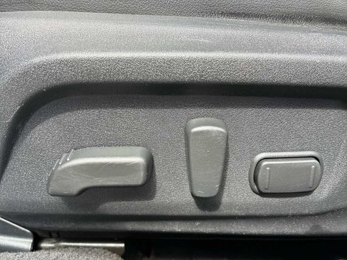 Used 2019 Subaru Outback 2.5i Limited AWD/4WD image 16