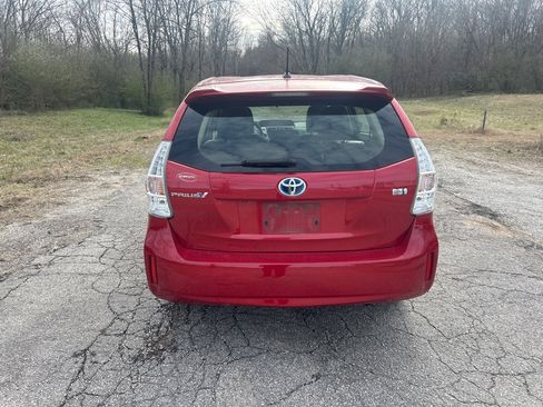 Used 2014 Toyota Prius V Two image 4