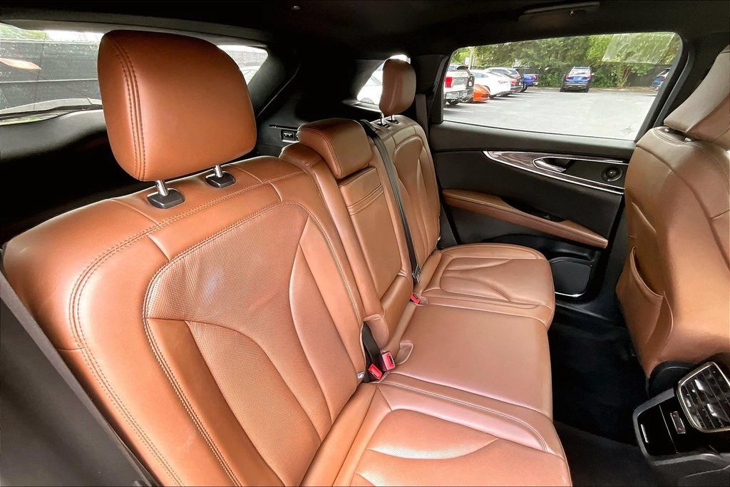 Used 2022 Lincoln Nautilus Reserve w/ Equipment Group 201A AWD/4WD image 25