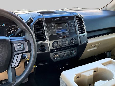 Used 2016 Ford F150 XLT RWD image 7