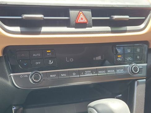 Certified 2024 Kia Seltos SX w/ SX Sunroof Package AWD/4WD image 28