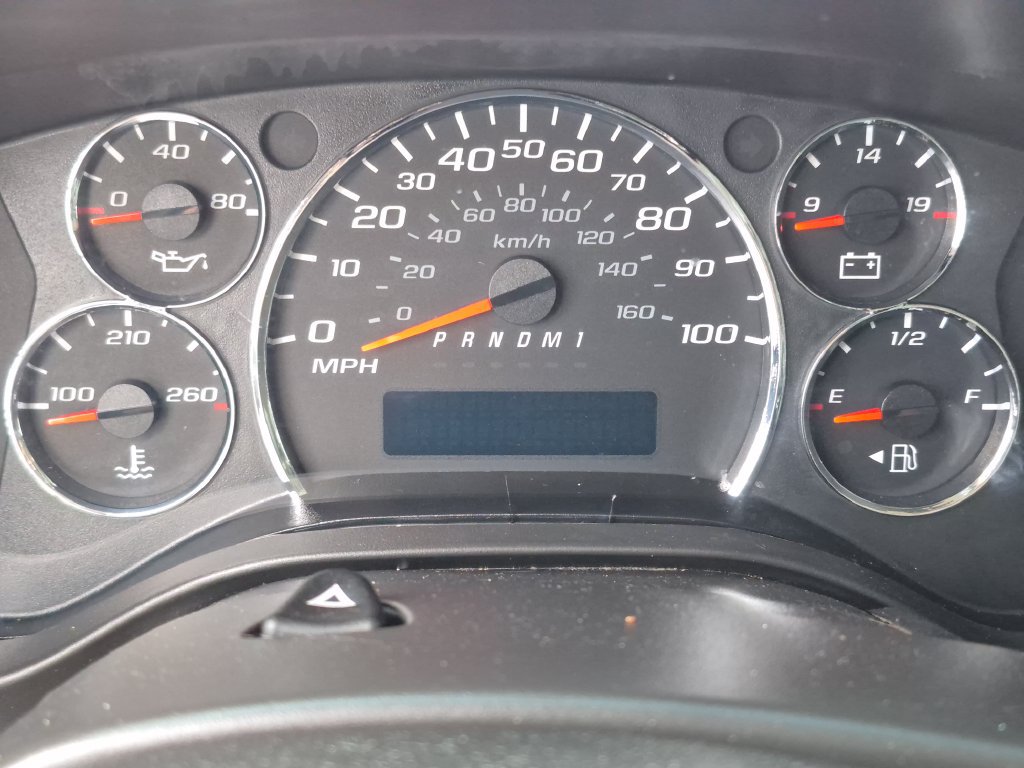 Used 2015 Chevrolet Express 2500 RWD image 11