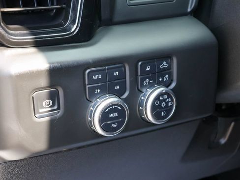 Used 2025 GMC Sierra 2500 AT4 AWD/4WD image 14