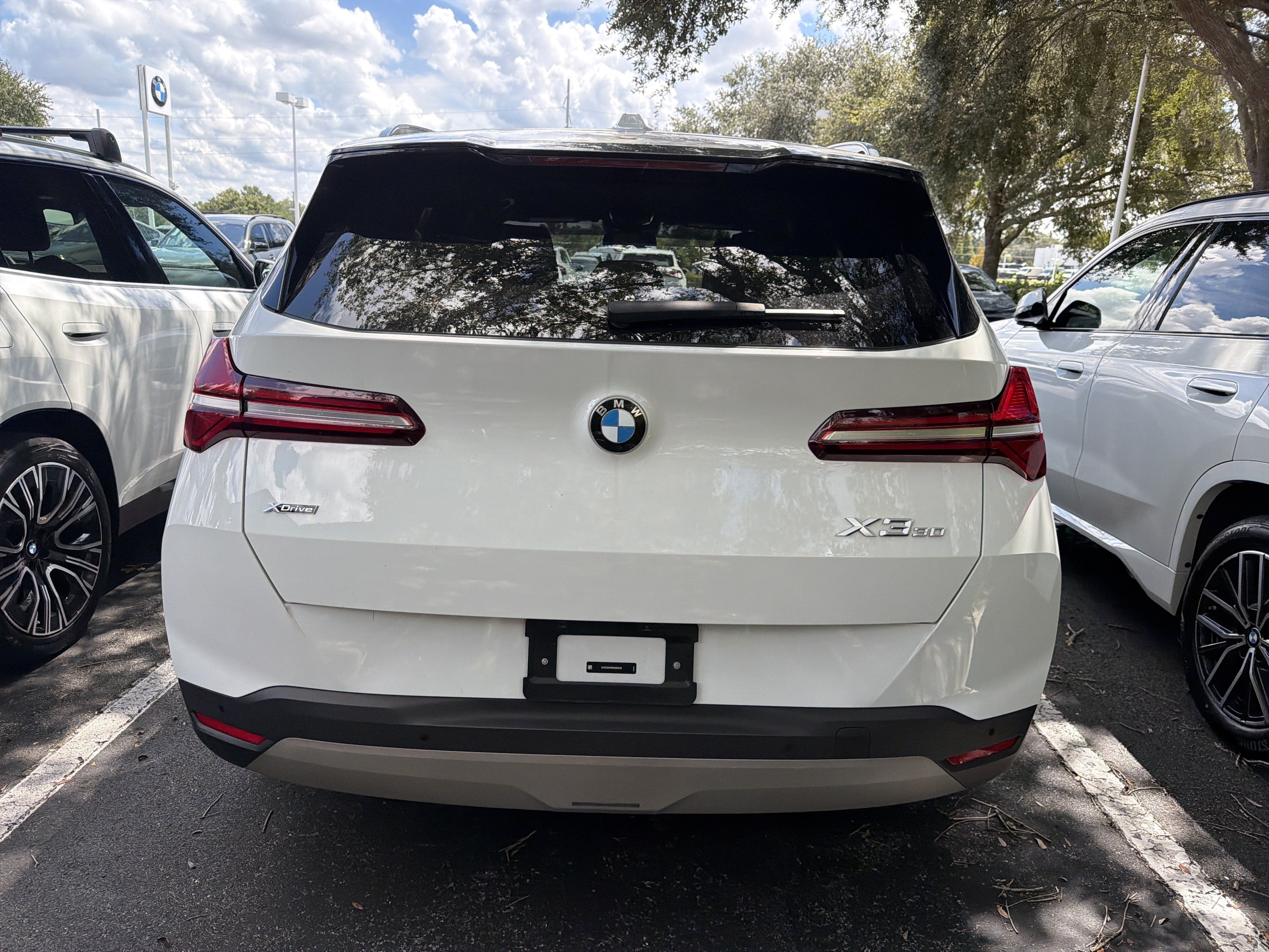 Certified 2025 BMW X3 xDrive30i w/ Premium Package AWD/4WD image 4