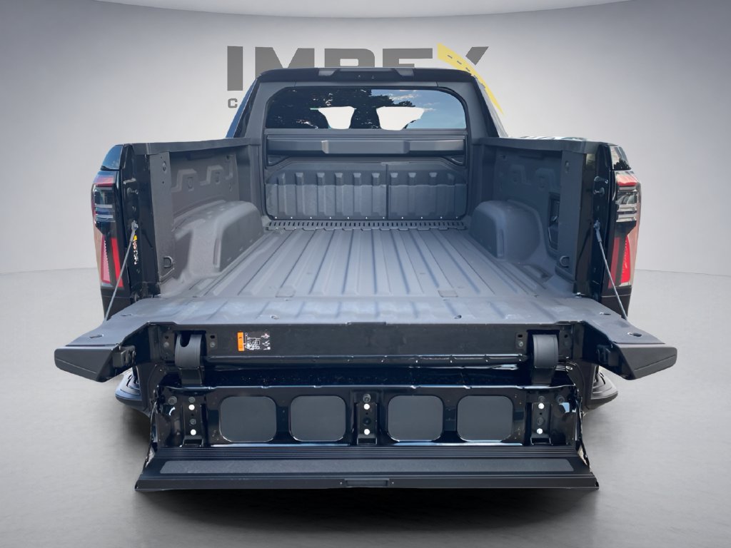 Used 2025 GMC Sierra EV Denali AWD/4WD image 32