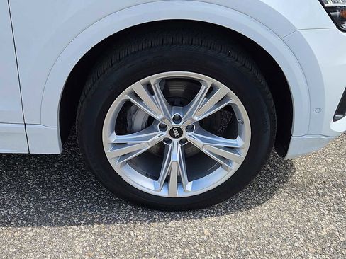Certified 2023 Audi Q8 Premium Plus w/ Premium Plus Package AWD/4WD image 9