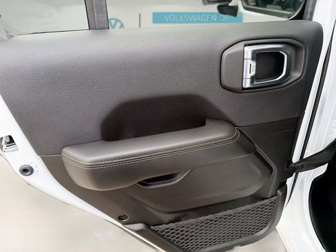 Used 2025 Jeep Wrangler Sahara w/ Safety Group image 25