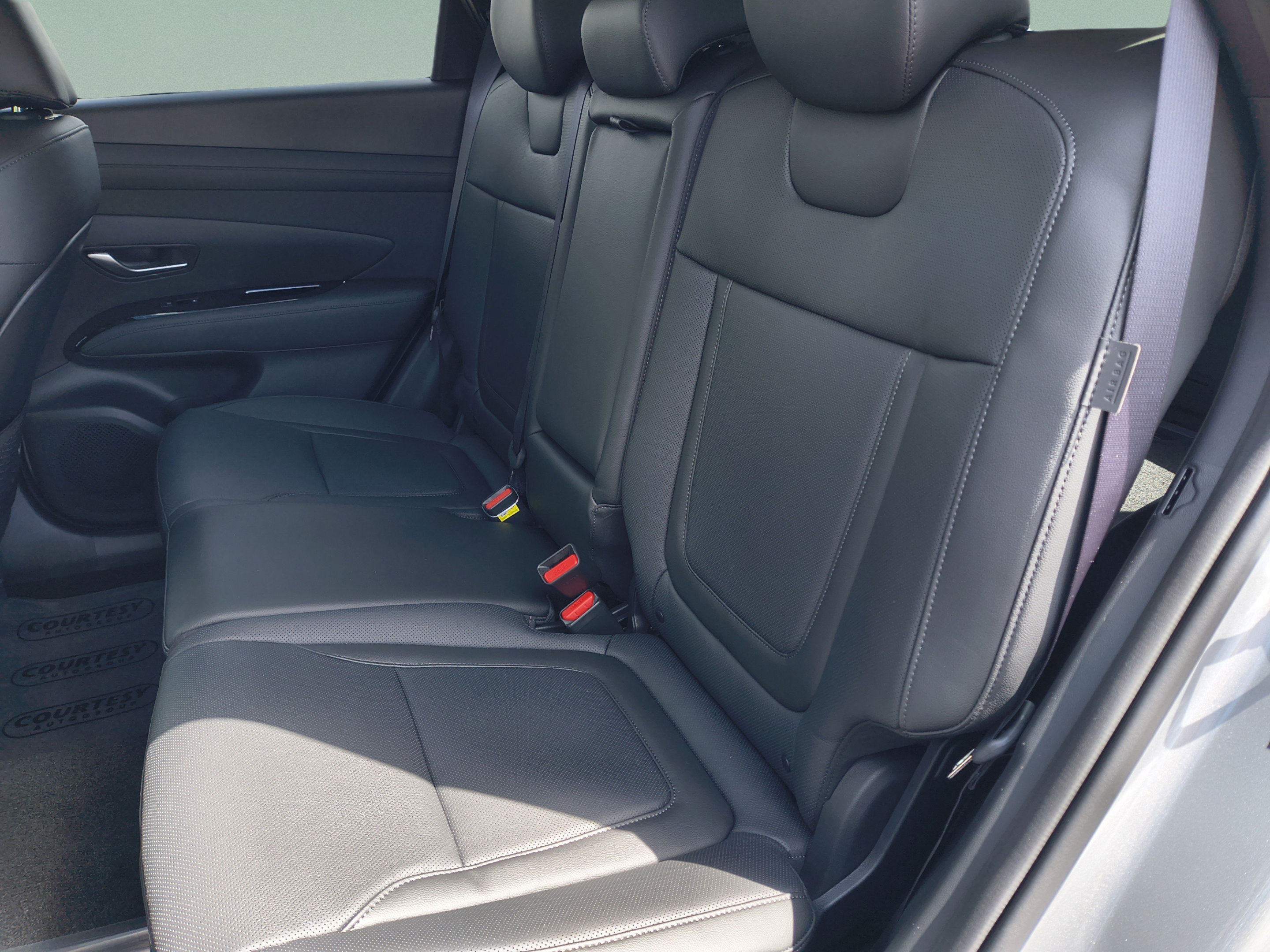New 2026 Hyundai Tucson Limited FWD image 17