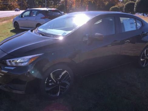 New 2025 Nissan Versa SR image 4