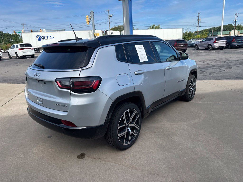 Used 2025 Jeep Compass Limited w/ Elite Group AWD/4WD image 5