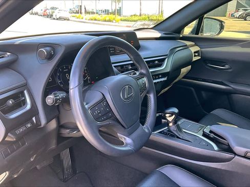 Used 2022 Lexus UX 200 w/ Accessory Package (Z1) FWD image 17