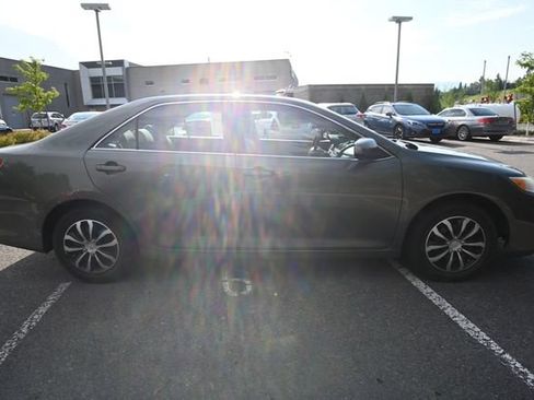 Used 2012 Toyota Camry FWD image 6