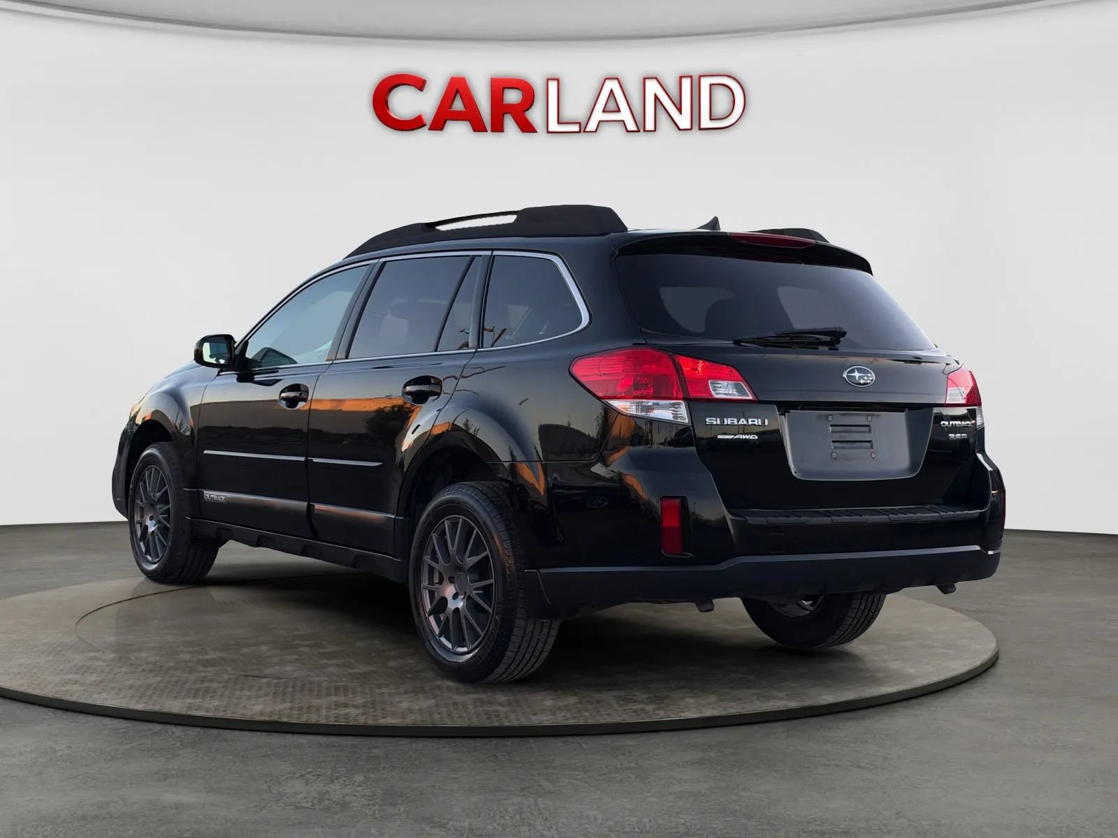 Used 2013 Subaru Outback 3.6R Limited w/ Moonroof Pkg AWD/4WD image 4