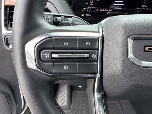 Used 2025 GMC Yukon Denali image 31