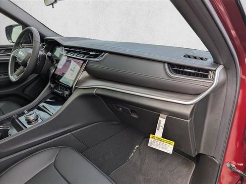 New 2025 Jeep Grand Cherokee Limited image 27