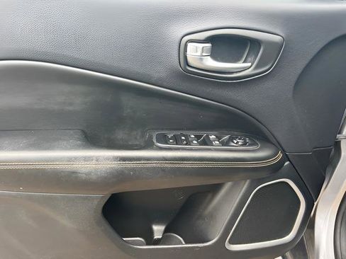 Used 2018 Jeep Compass Limited w/ Navigation Group FWD image 13