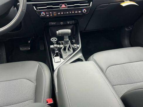New 2026 Kia Niro EX image 18