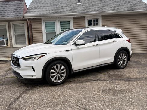 Used 2020 INFINITI QX50 Luxe w/ Navigation Package AWD/4WD image 2