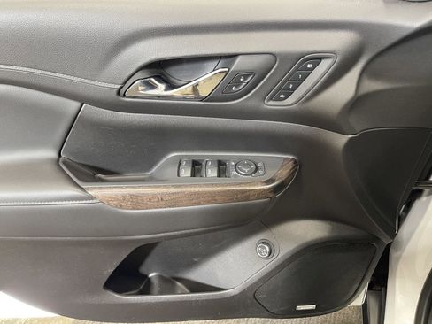 Used 2023 GMC Acadia Denali w/ Denali Technology Package image 19