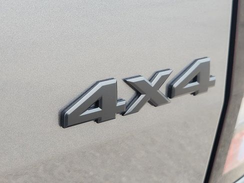 New 2026 Nissan Frontier SV AWD/4WD image 8