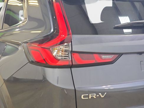 Used 2025 Honda CR-V LX image 29