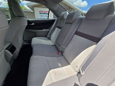 Used 2013 Toyota Camry LE image 31