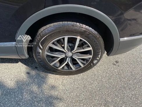 Used 2021 Volkswagen Tiguan SE image 7