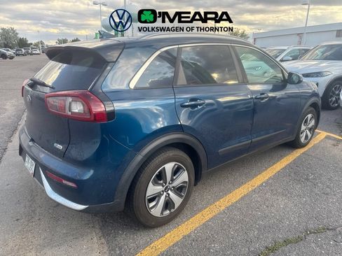 Used 2018 Kia Niro LX FWD image 3