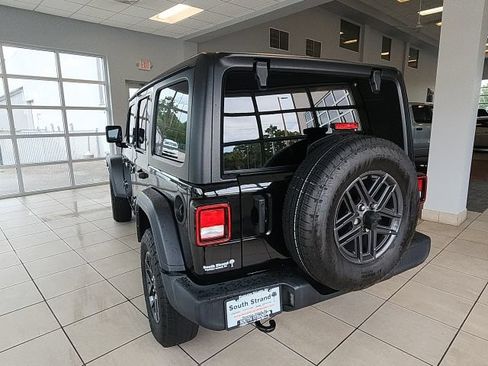 Used 2024 Jeep Wrangler Unlimited Sport AWD/4WD image 7