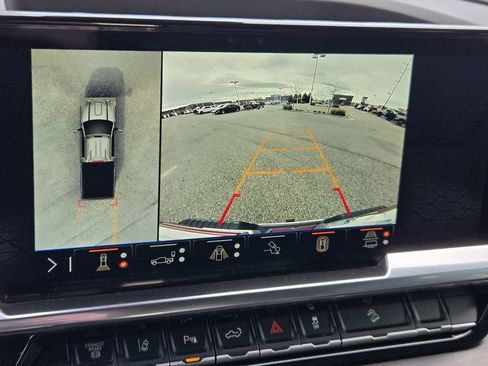 Used 2025 GMC Sierra 3500 SLT w/ SLT Convenience Package image 27