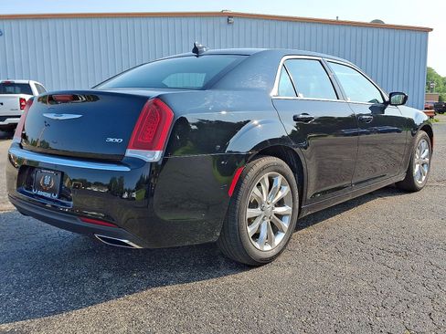Used 2021 Chrysler 300 Touring L AWD/4WD image 25