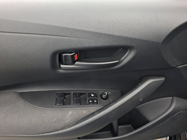 Used 2025 Toyota Corolla LE FWD image 12