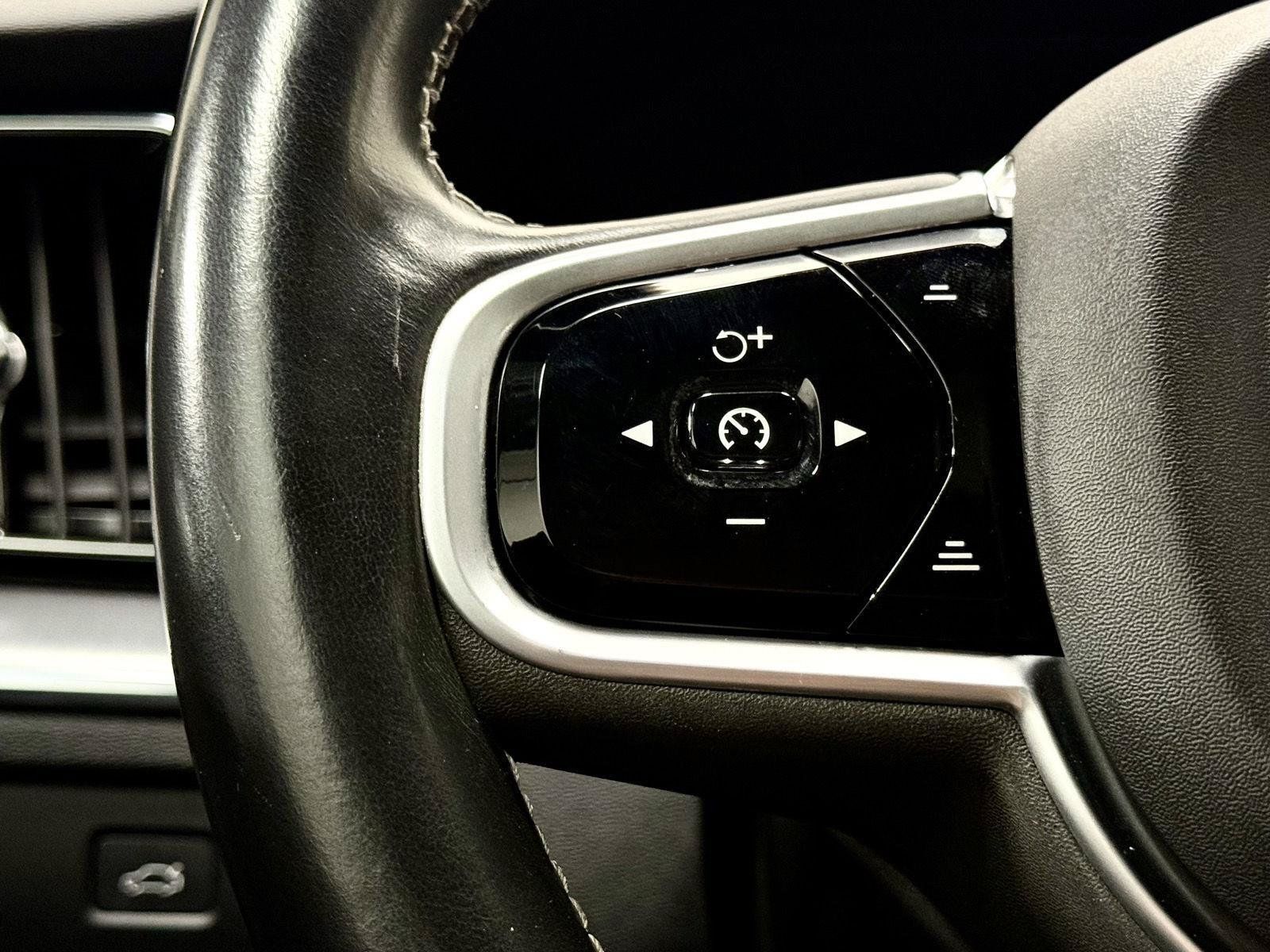 Used 2023 Volvo XC60 B5 Plus FWD image 18